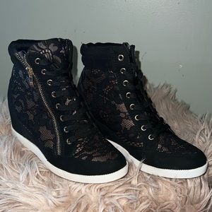 Laced high top wedge